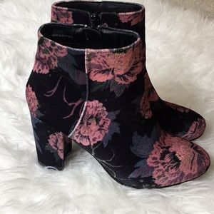 Flower booties